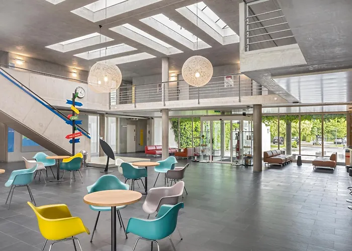 Lausanne Youth Hostel Jeunotel